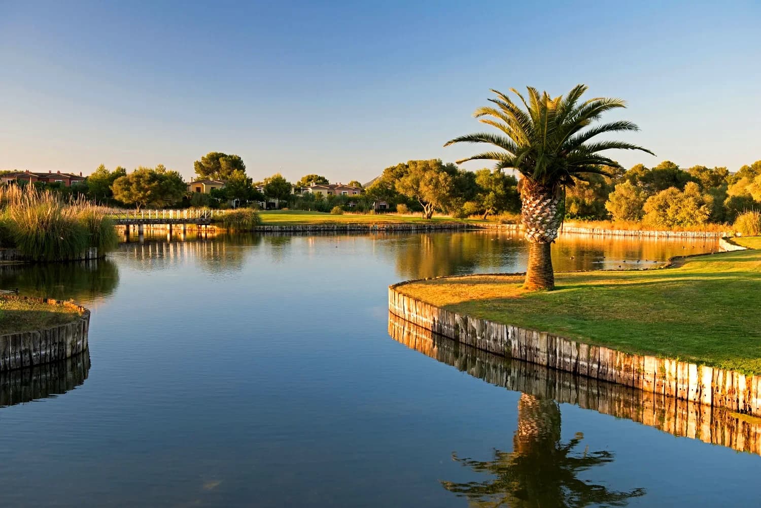 Golf Son Antem East
