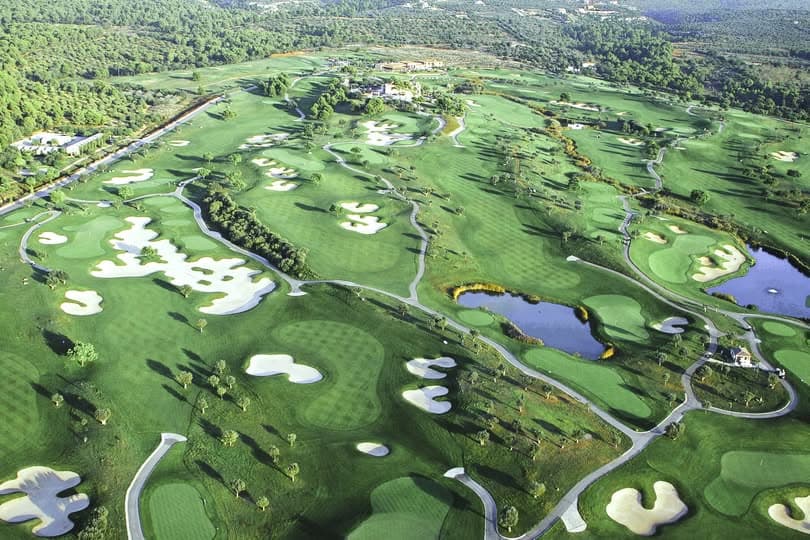 Son Gual closing holes