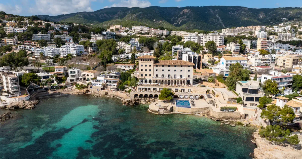 Hotel junto a la costa de Mallorca