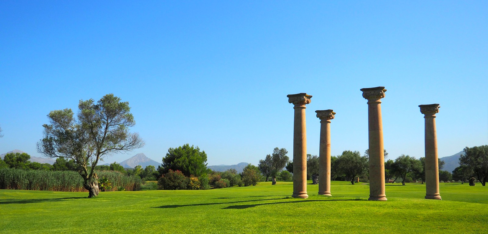 Santa Ponsa 1 fairway with mountains behind